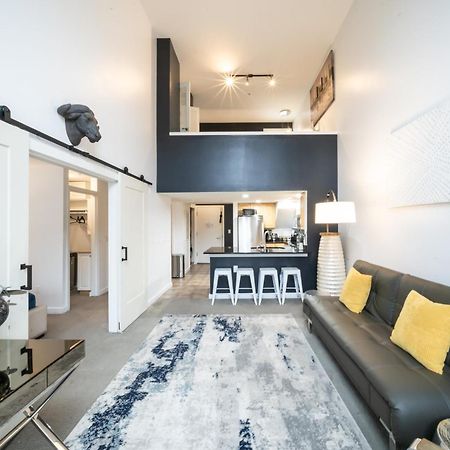 Modern Downtown Top Floor Penthouse With Bay Views Seattle Dış mekan fotoğraf