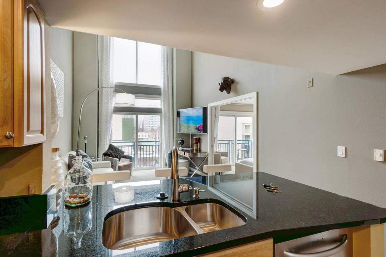 Modern Downtown Top Floor Penthouse With Bay Views Seattle Dış mekan fotoğraf